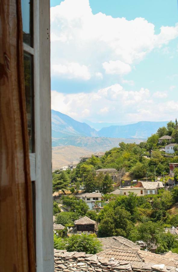 Lori'S Traditional House Gjirokastër Exteriör bild